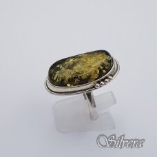Sidabrinis žiedas su gintaru Z367; 17,5 mm