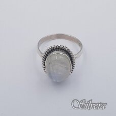 Sidabrinis žiedas su mėnulio akmeniu Z0078; 19 mm