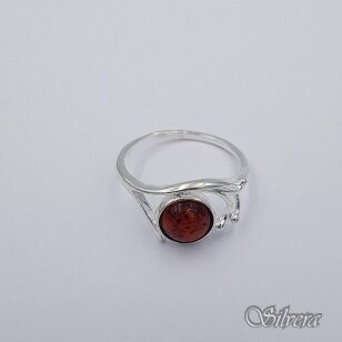 Sidabrinis žiedas su gintaru Z359; 18,5 mm