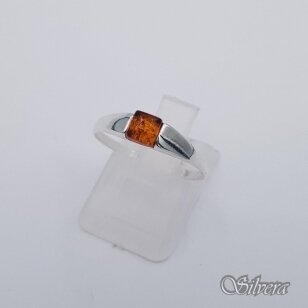 Sidabrinis žiedas su gintaru Z601; 16,5 mm