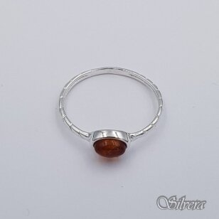 Sidabrinis žiedas su gintaru Z602; 17 mm