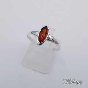 Sidabrinis žiedas su gintaru Z604; 17,5 mm