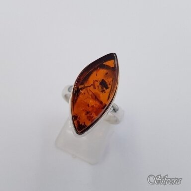 Sidabrinis žiedas su gintaru Z095; 18 mm Sidabrinis žiedas su gintaru Z095; 18 mm