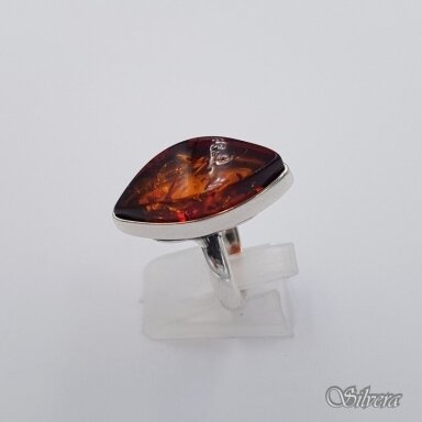 Sidabrinis žiedas su gintaru Z095; 18 mm Sidabrinis žiedas su gintaru Z095; 18 mm