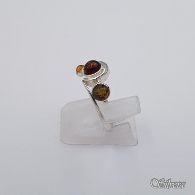 Sidabrinis žiedas su gintaru Z145; 18 mm Sidabrinis žiedas su gintaru Z145; 18 mm