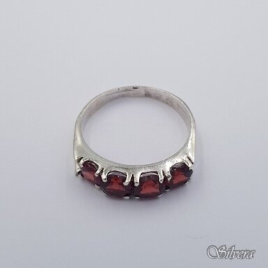 Sidabrinis žiedas su granatu Z0153; 18,5 mm Sidabrinis žiedas su granatu Z0153; 18,5 mm