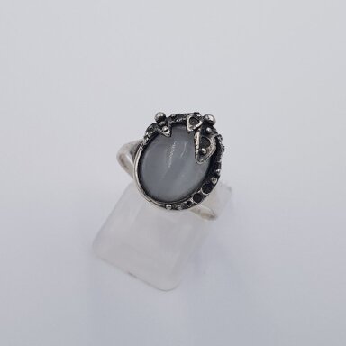 Sudraba gredzens ar kaķacs akmeni Z521; 17,5 mm Sudraba gredzens ar kaķacs akmeni Z521; 17,5 mm