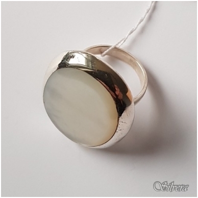 Sidabrinis žiedas su perlamutru Z2032; 16,5 mm