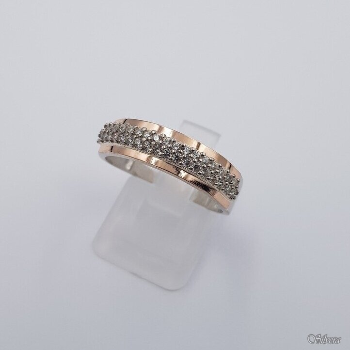 Sidabrinis žiedas su aukso detalėmis ir cirkoniais Z0004; 19 mm Sidabrinis žiedas su aukso detalėmis ir cirkoniais Z0004; 19 mm