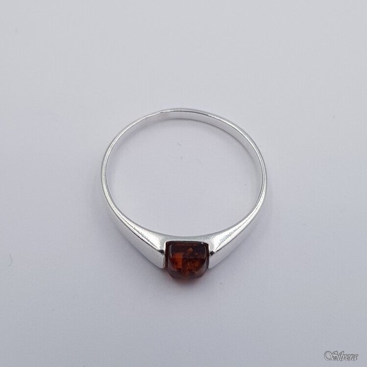 Sidabrinis žiedas su gintaru Z601; 17 mm 1 Sidabrinis žiedas su gintaru Z601; 17 mm 1
