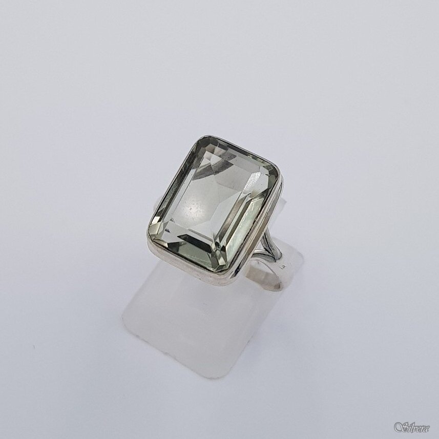 Sudraba gredzens ar zaļu topāzu Z136; 18 mm