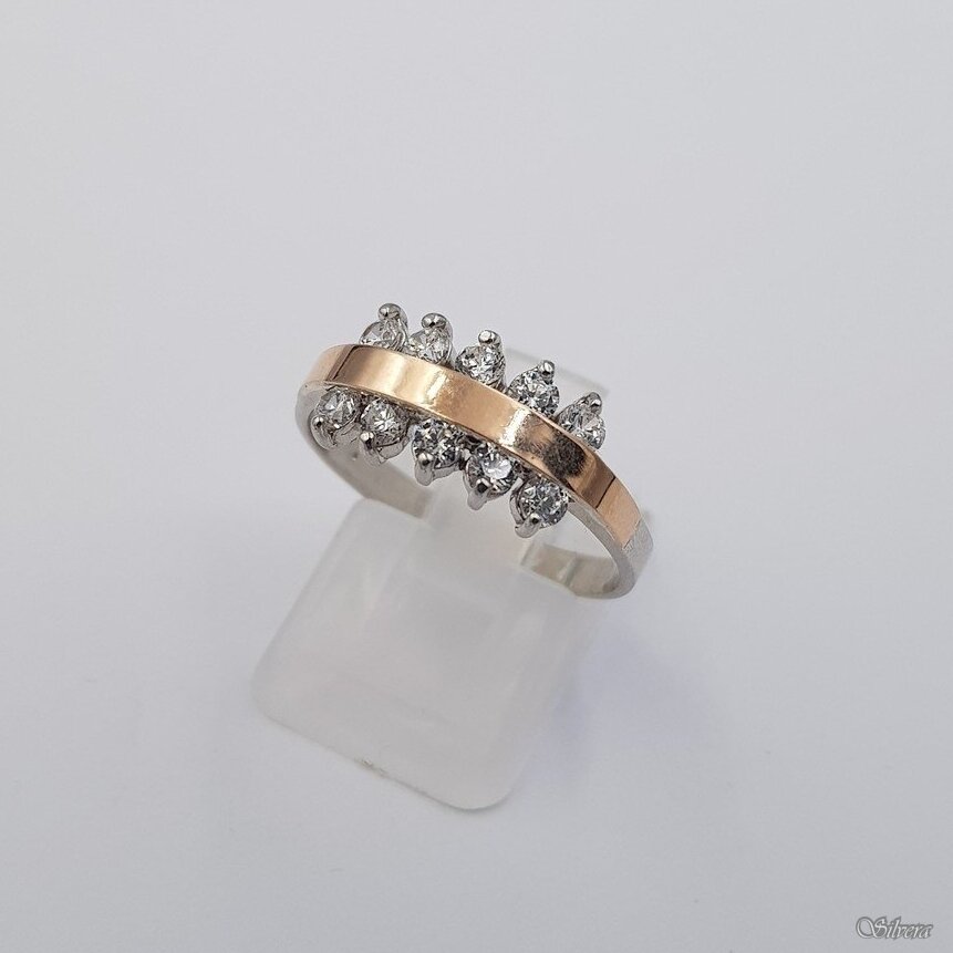 Sudraba gredzens ar zelta detaļām un cirkoniju Z1254; 19 mm Sudraba gredzens ar zelta detaļām un cirkoniju Z1254; 19 mm
