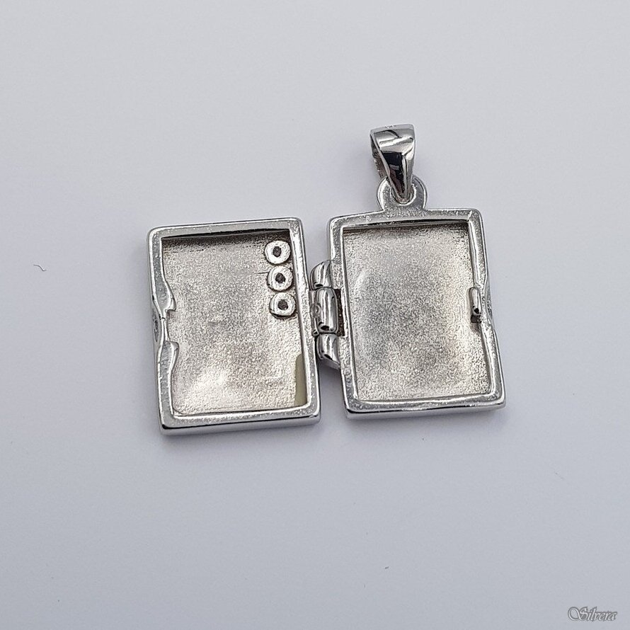 Sudraba piekariņš medaljons ar cirkoniju P498 2 Sudraba piekariņš medaljons ar cirkoniju P498 2